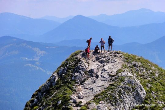 Mit der Familie wandern gehen